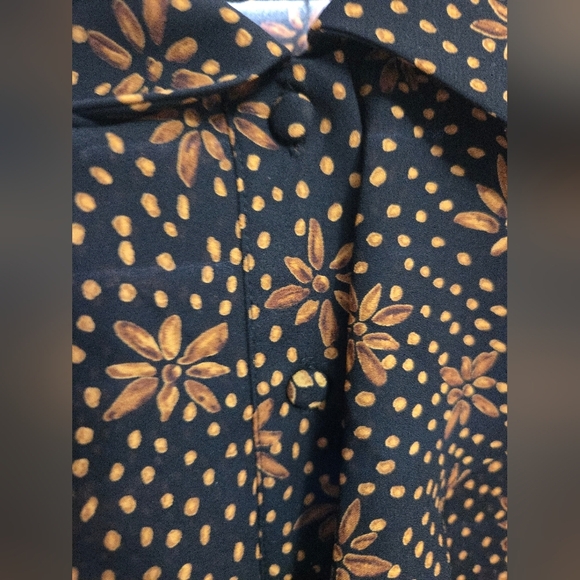 Oui Petites Womens Sheer Blouse with Brown Floral Design EUC size 6 - Picture 8 of 12